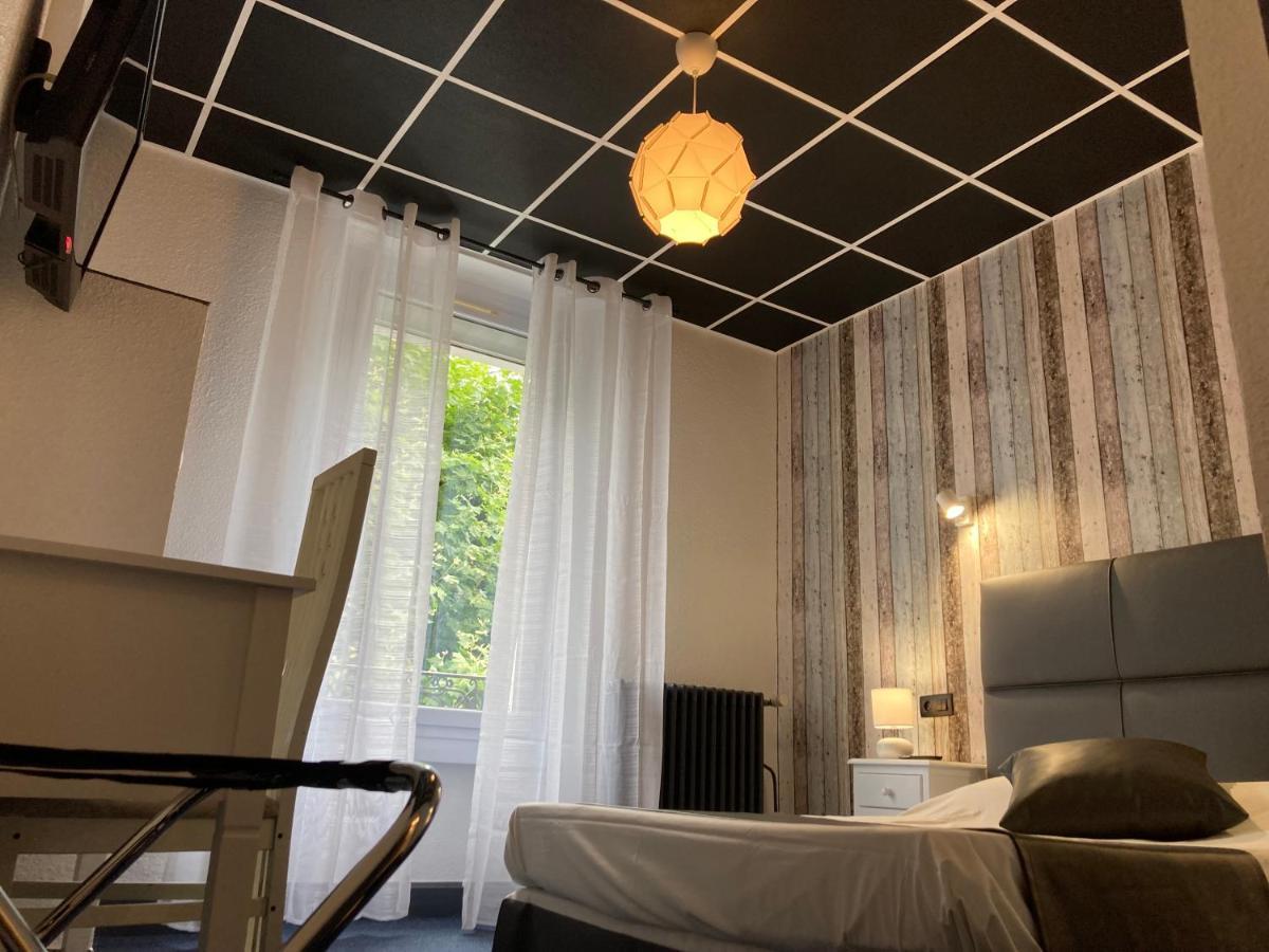 Hotel Le Faisan Монлюсон Экстерьер фото