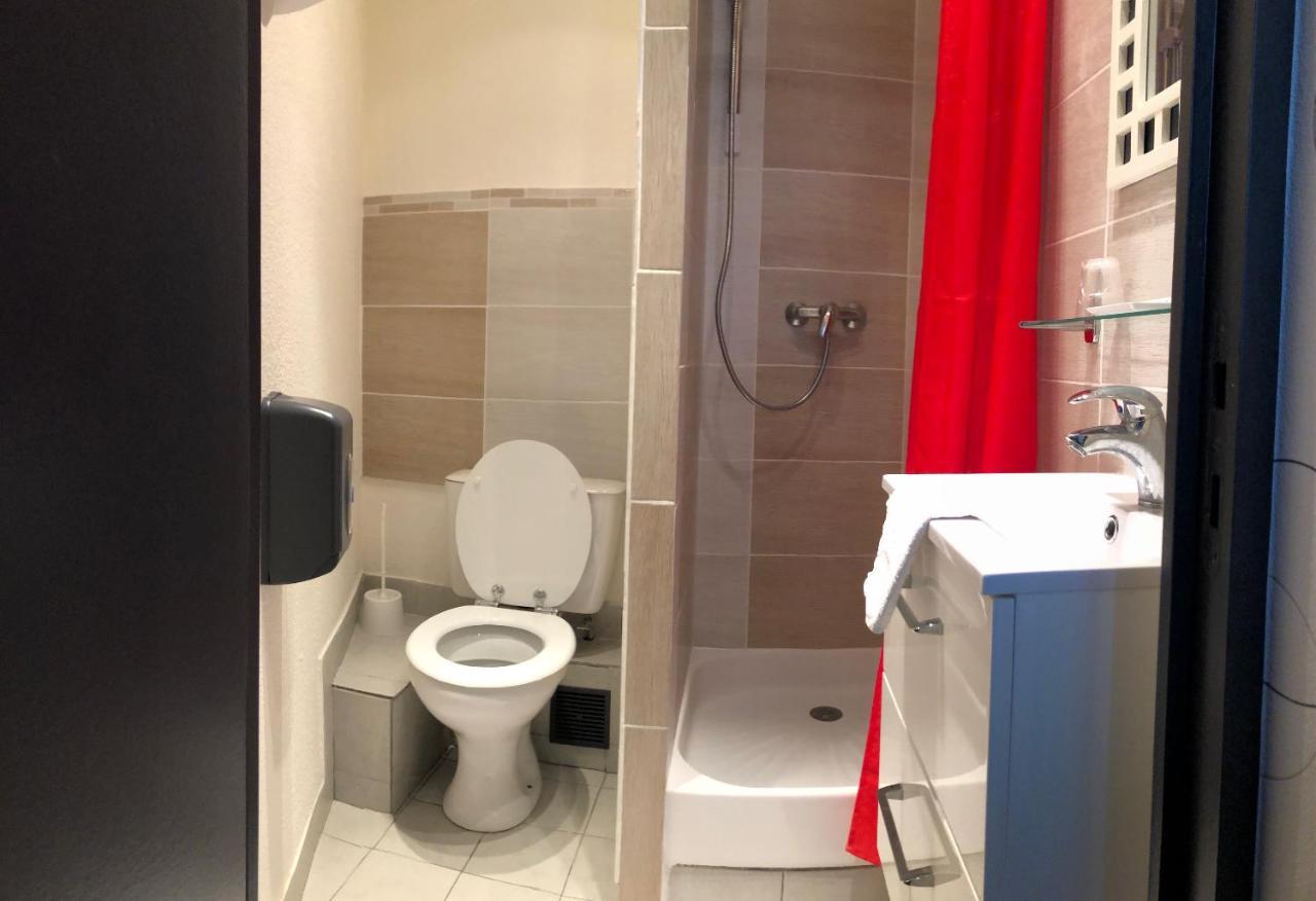 Hotel Le Faisan Монлюсон Экстерьер фото