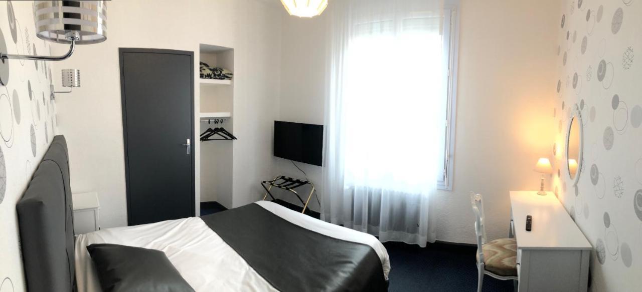 Hotel Le Faisan Монлюсон Экстерьер фото
