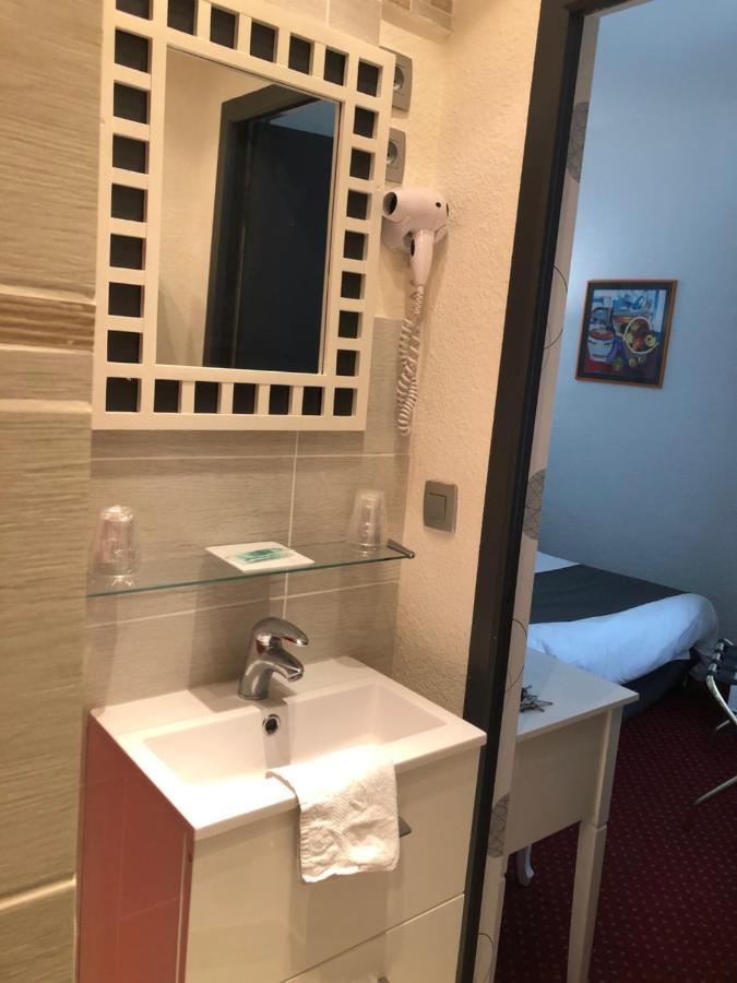 Hotel Le Faisan Монлюсон Экстерьер фото